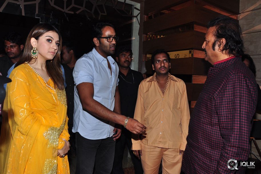 Luckkunnodu-Movie-Team-at-Forum-Sujana-Mall